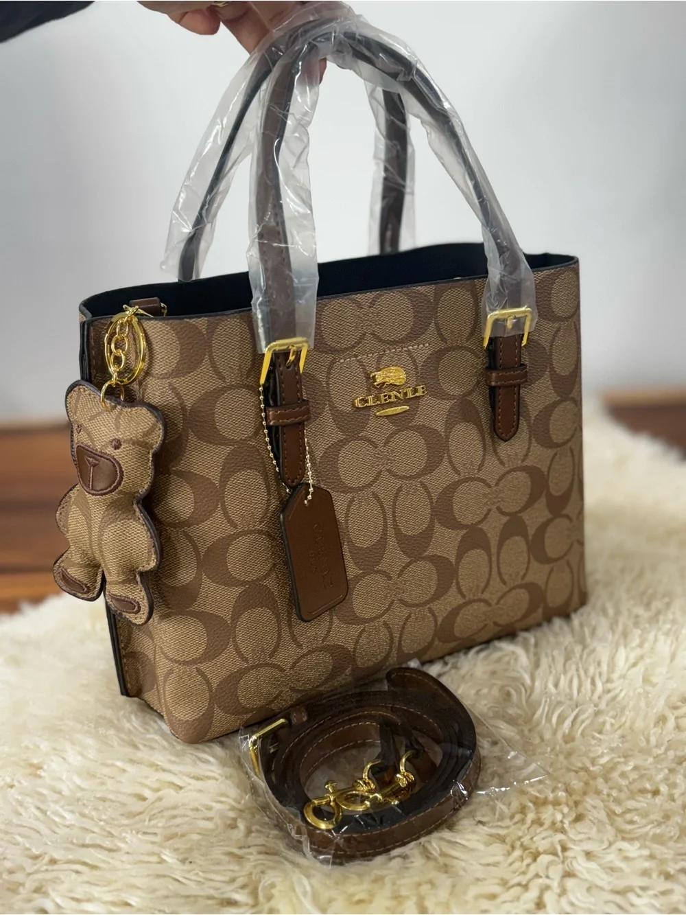 Brown vegan leather Tote Bag with Teddy Charm - Picture 1 of 8